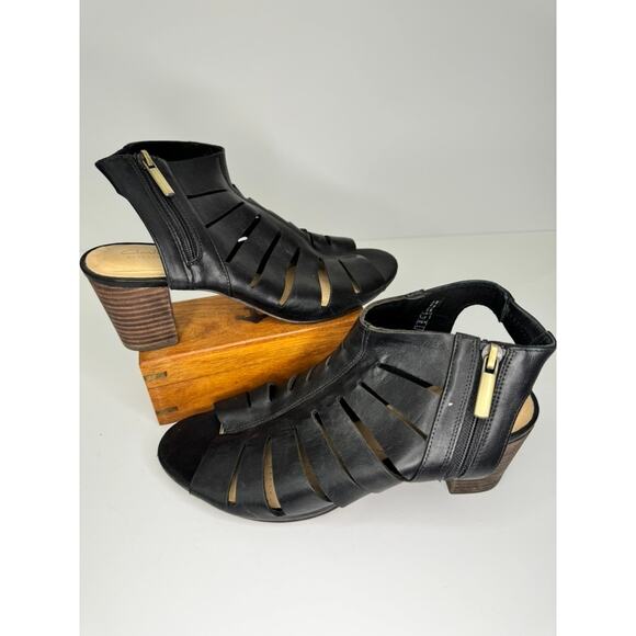 CLARKS Black Leather Stacked Heel Open Toe Strappy Sandal Heels Size 8.5 - Picture 2 of 7